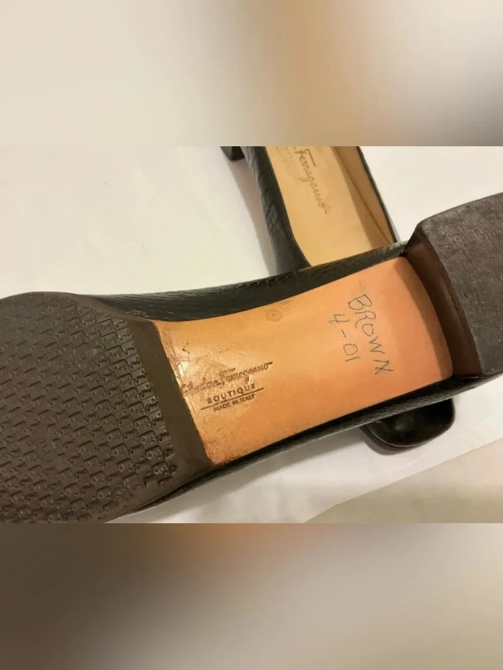 Salvatore Ferragamo Women's dark brown Croc-Embossed Leather Flats 10AA